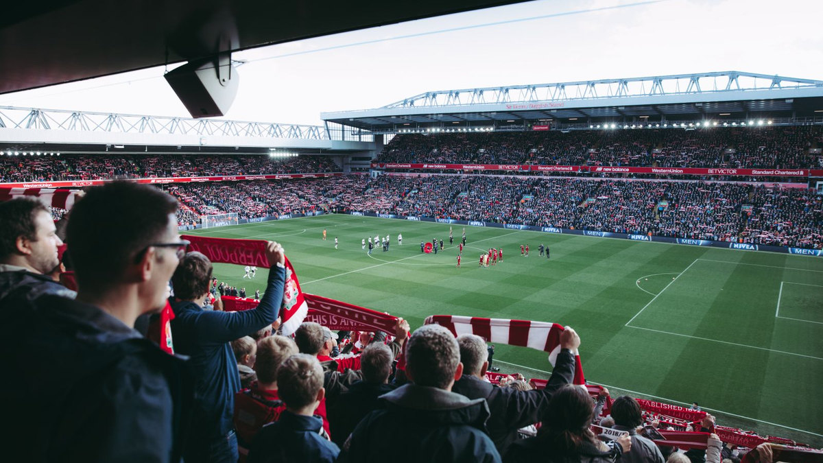 Public d’un stade de football pendant un match européen